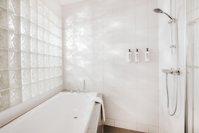 Bathroom 5, Jegtvolden Fjordhotell, Inderøy