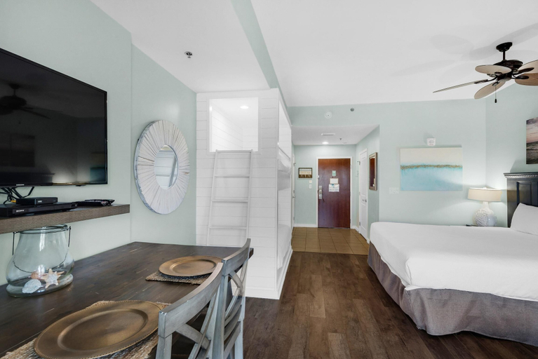 Bedroom 2, Luau I 6305, Walton