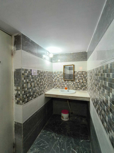 Bathroom 3, Hotel City Palace, Ranchi