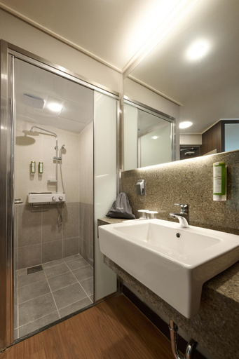 Bathroom, The Hotel Sokcho, Sokcho