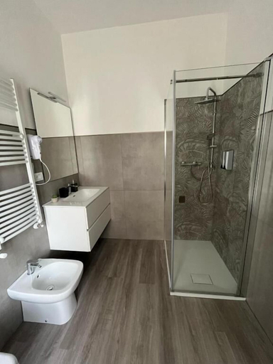 Bathroom 5, Tiburtina Urban Rooms, Rome