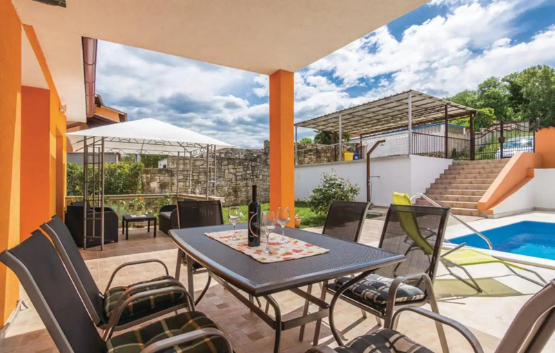 Others 3, Holiday House with Pool Marika, Kanfanar