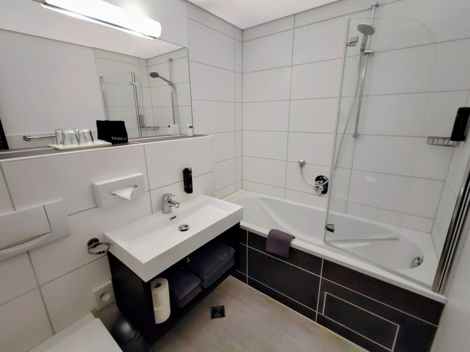 Bathroom 4, Hotel Kaiserhof, Karlsruhe
