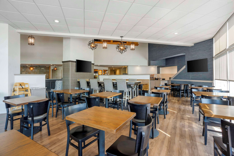 Food & Drinks 5, Surestay Studio By Best Western Paradise Lancaster County, Lancaster