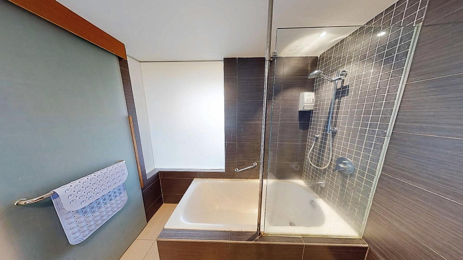 Bathroom 11