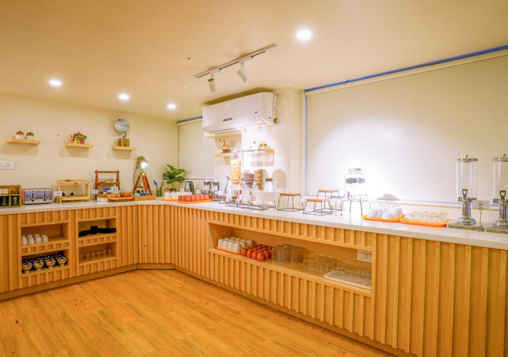 Food & Drinks 5, Bloom Hotel - Magarpatta, Pune