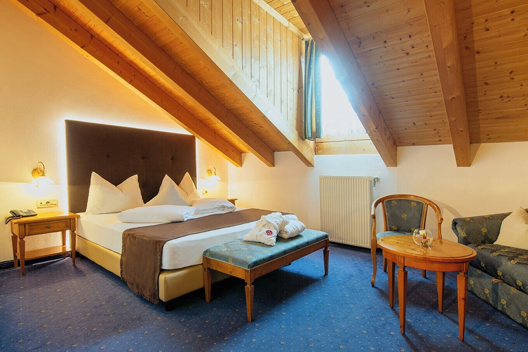 Bedroom 3, Erlebnishotel Engel, Bolzano