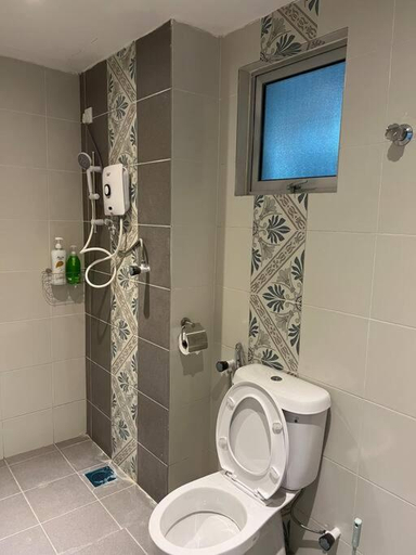 Bathroom 4, Ipoh Town Anderson Hani Suite 4paxs 1R1B, Kinta