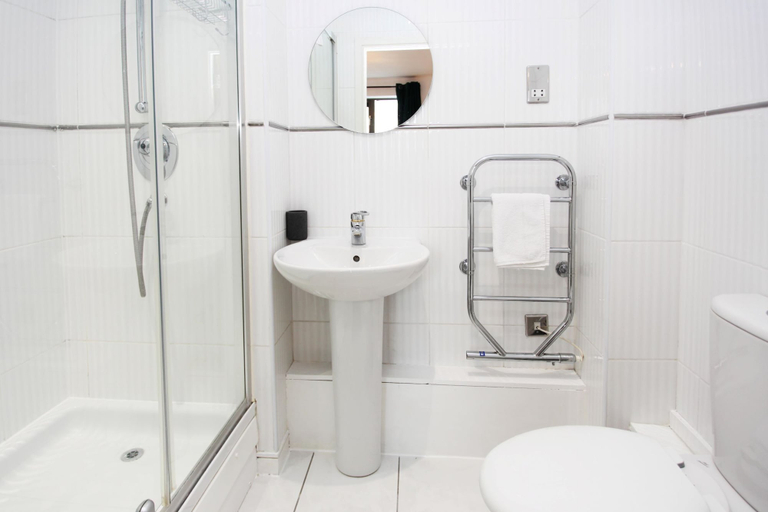 Bathroom 3, Albion Street Apartments, Wolverhampton