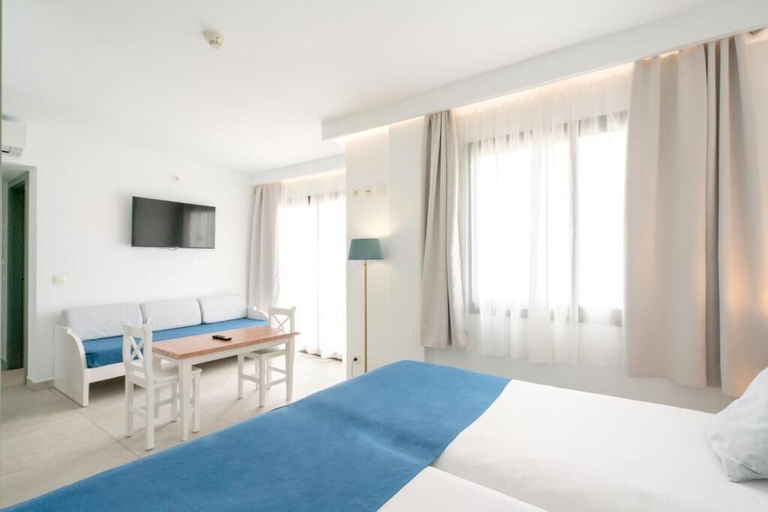 Bedroom 4, Guya Wave Hotel, Baleares