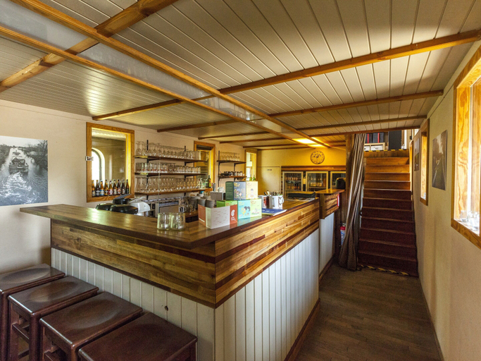 Private kitchen 4, Cushy Boat in Merkem With Terrace, West-Vlaanderen