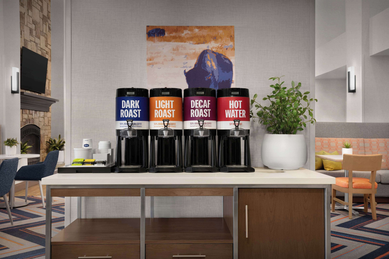 Food & Drinks 5, Hampton Inn & Suites Williston, Williams