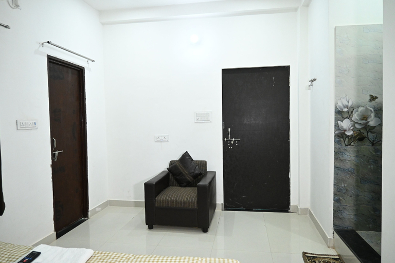 Others 4, Majestic Guest House, Varanasi