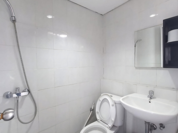 Bathroom 5, Bram Room Green Lake view Ciputat, South Tangerang