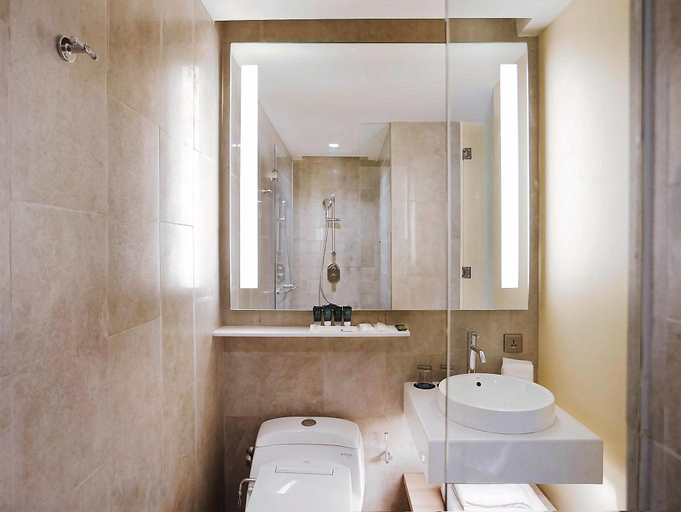 Bathroom 25