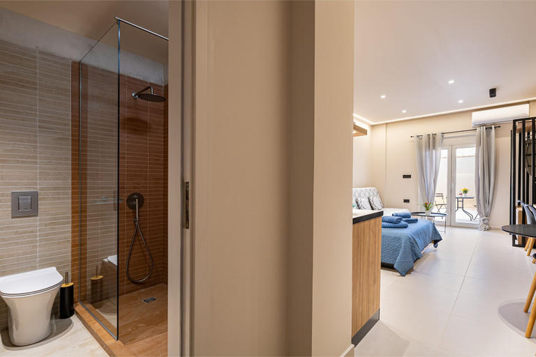 Bathroom 3, Dom Azure Elegant Studios, Crete