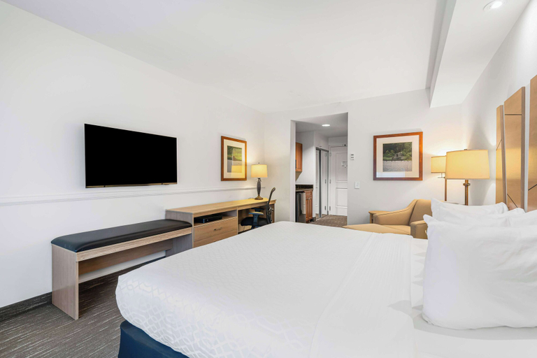 Bedroom 3, Best Western Plus Westgate Inn & Suites, Brunswick