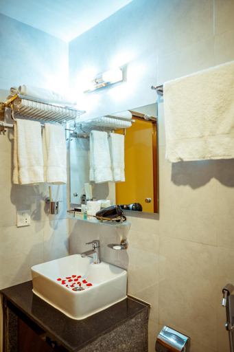 Bathroom 3, Paradise Boutique Hotel, Gandaki