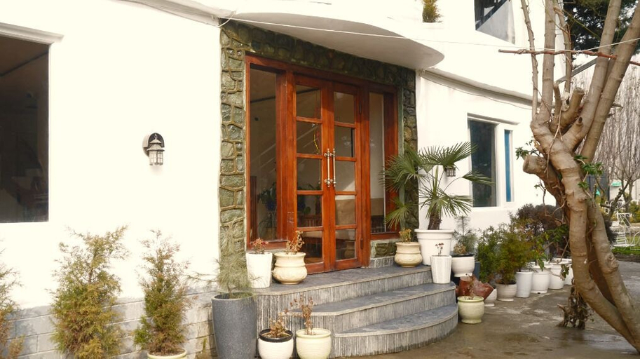Exterior & Views 2, Dojee's Cottages, Srinagar
