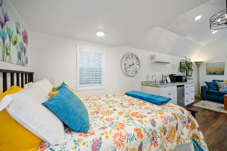 Bedroom 3, To the Moon Cozy Studio for 2, McCurtain