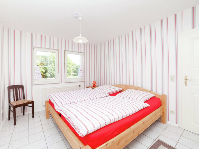 Bedroom 2, Ferienwohnung in Densberg mit Terrasse, Schwalm-Eder-Kreis