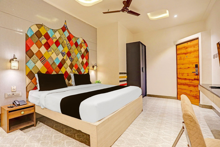 Room 5, Comfortable Stayss at Varanasi Cantt, Varanasi