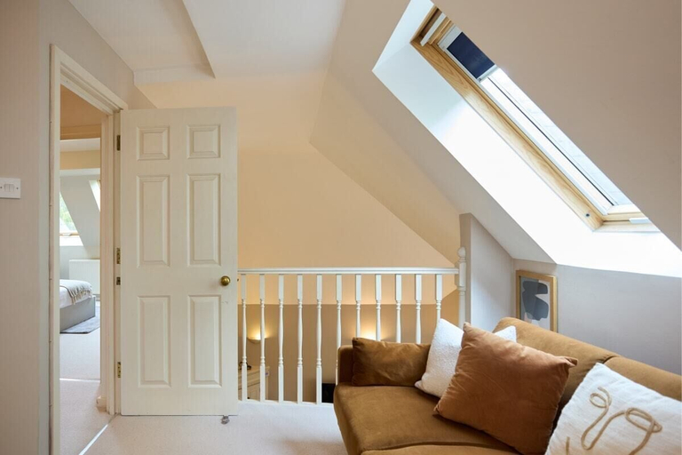 Others 3, Chiswick Views & Space Elegant 3bdr Duplex With Parking, London