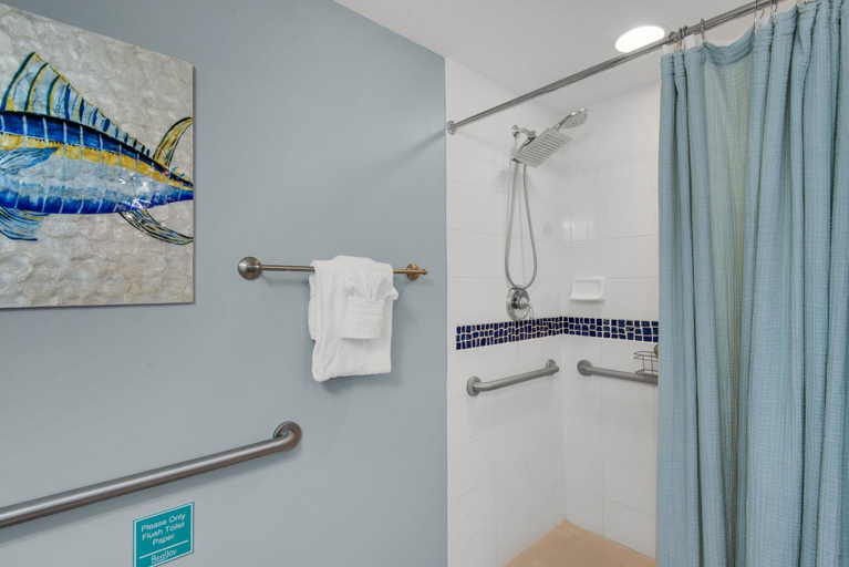 Bathroom 5, Market Street Inn 541, Walton