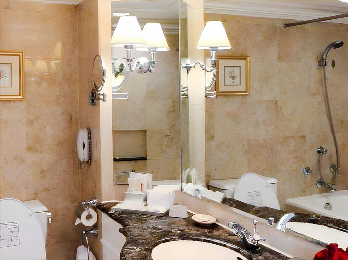 Bathroom 11