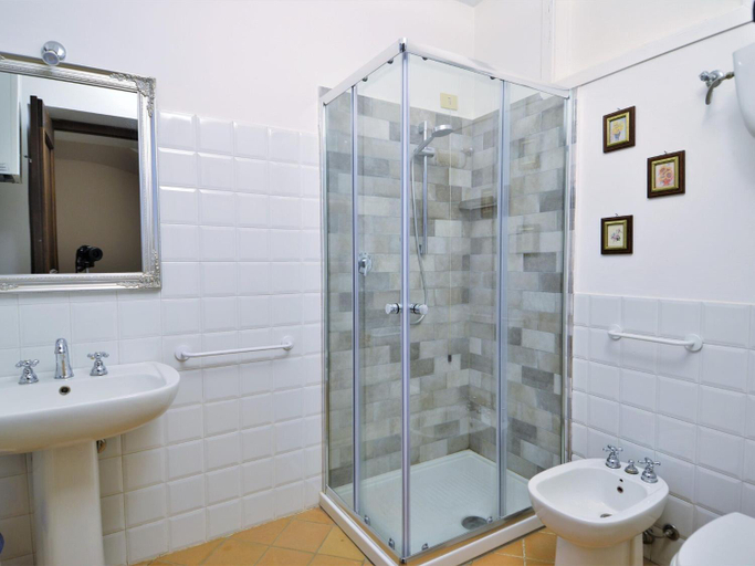 Bathroom 3, Apartment in Umbria with shared pool, Perugia