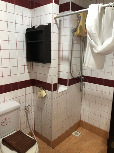 Bathroom 3, Sutus Court 7, Pattaya