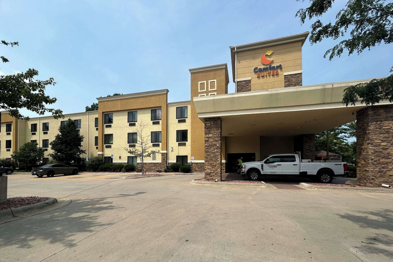 Exterior & Views 2, Comfort Suites Topeka Northwest, Shawnee