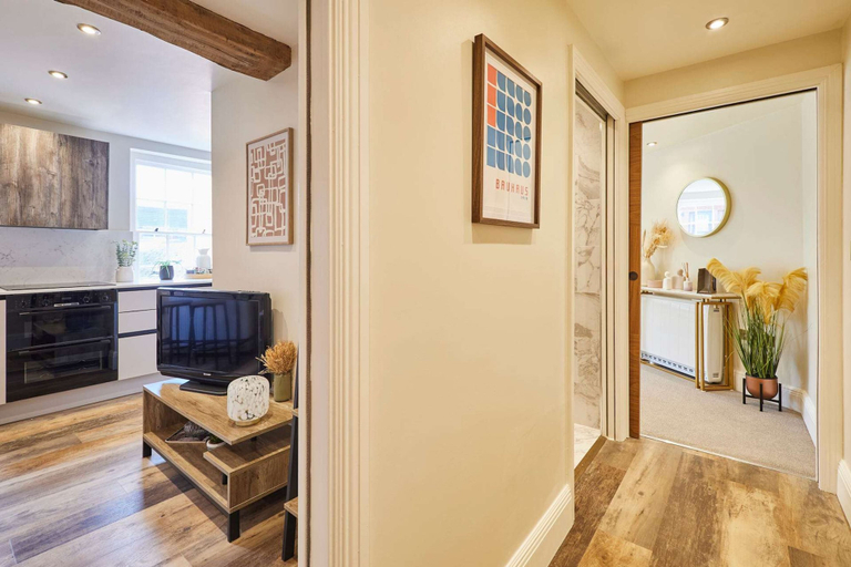 Room 5, Host Stay Apartment 8 Vinegar House, Worcestershire