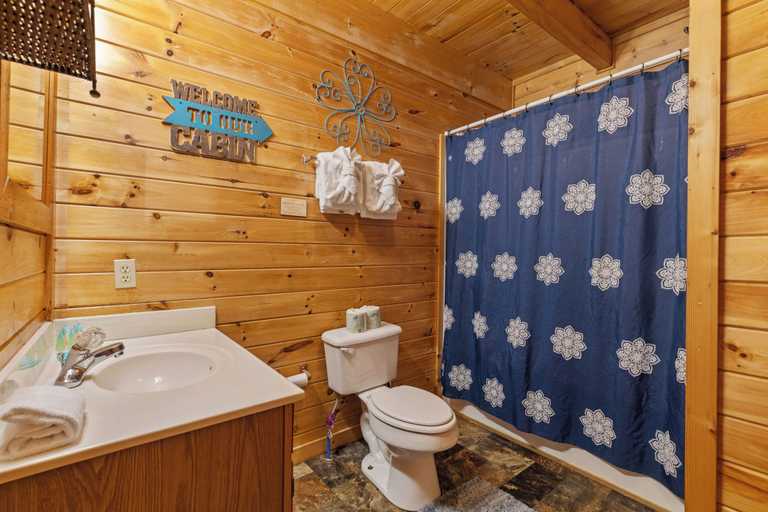 Bathroom 3, Serene Creek Cabin, Sevier