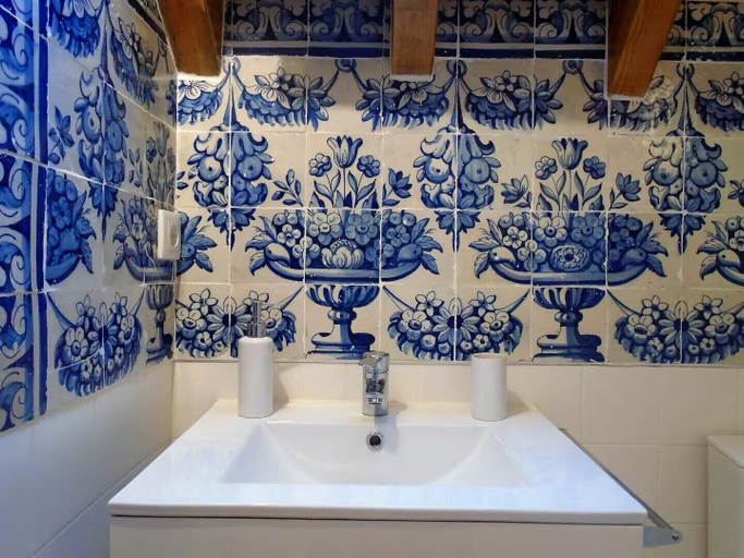Bathroom 4, Bairro Alto Wooden Top, Lisbon