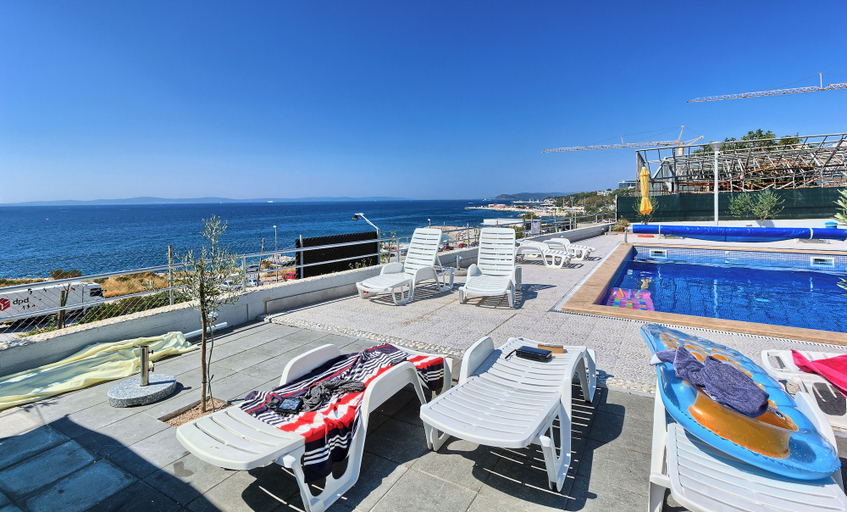 Sport & Beauty 4, Seaside Apartment with Pool, Split