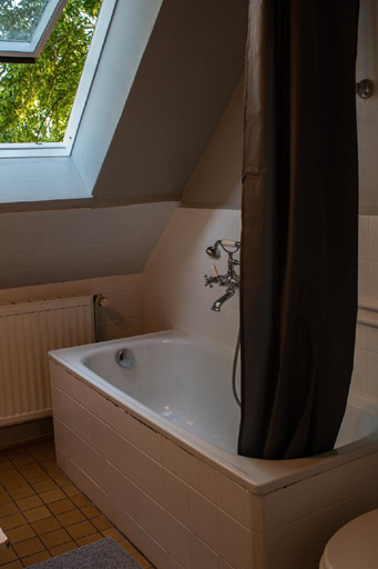Bathroom 2, Cavalan Ranch, Rostock