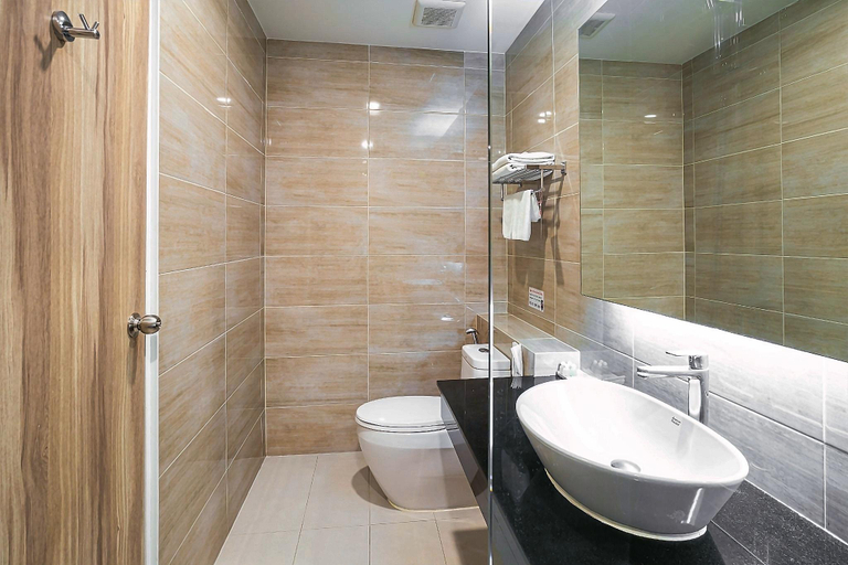 Bathroom 20