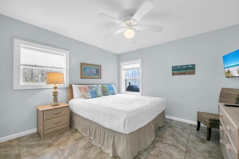 Bedroom 3, Belles Beach House, Bay