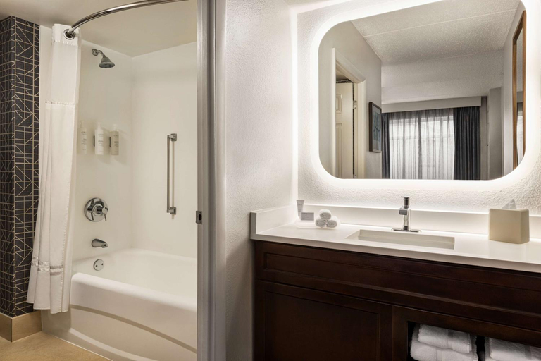 Bathroom 4, Homewood Suites by Hilton Washington, D.C. Downtown, Washington D.C.