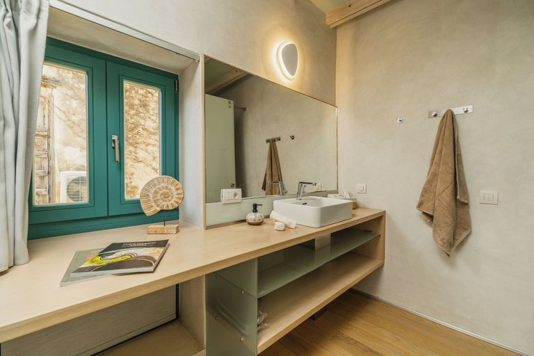 Others 2, Panaretos Deluxe Maisonette, Crete