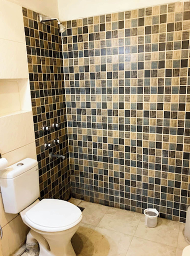 Bathroom, Hotel Samrat Inn Ludhiana, Ludhiana