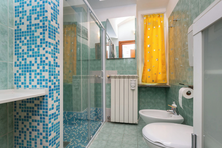 Bathroom, Grotta dell'Arte, Torino