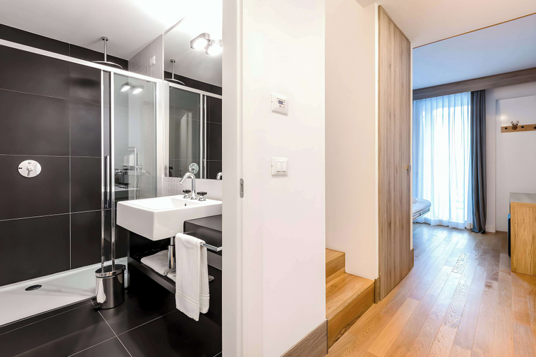 Bathroom 4, NH Collection Alagna Mirtillo Rosso, Vercelli