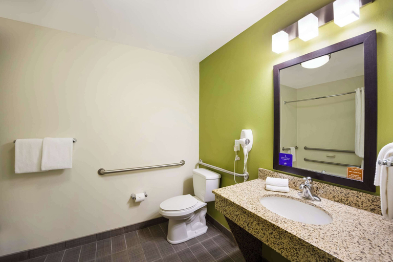 Bathroom 3, Sleep Inn & Suites Colby, Thomas
