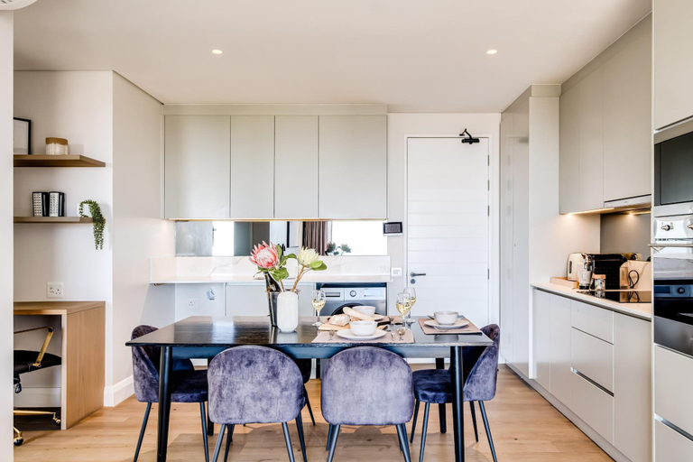 Room 2, Sea Point Central Modern 1bed Apt Marlo Stone, City of Cape Town