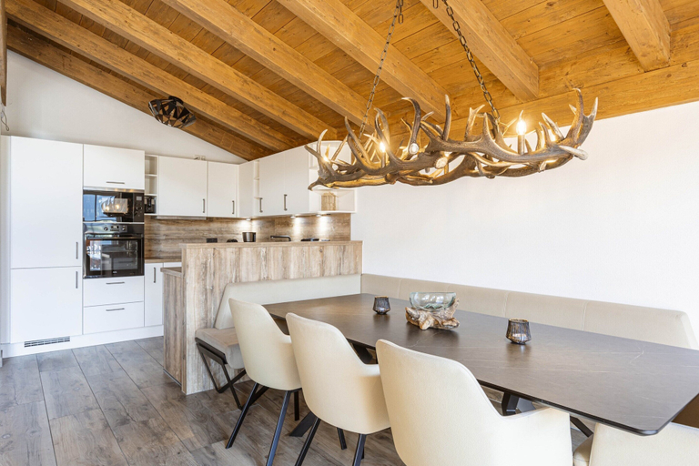 Dining 2, Superior Ferienhaus # 4B mit Sauna, Zell am See