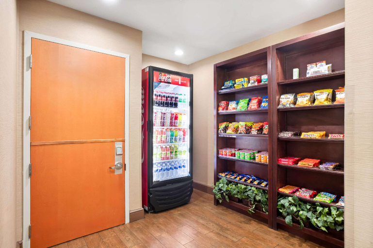 Food & Drinks 3, Comfort Suites Gulfport Central, Harrison