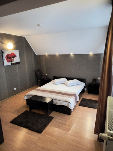 Others 5, Casa Mais, Brasov