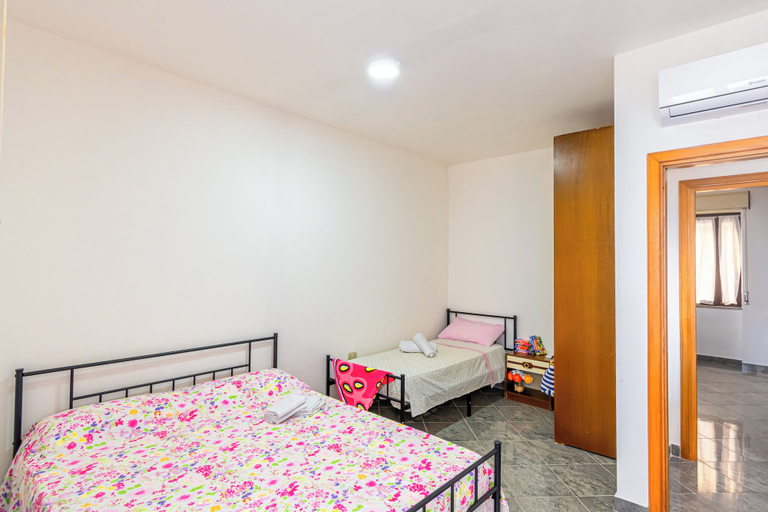 Room 2, Marina Di Camerota Apt front Sea Terrace, Salerno